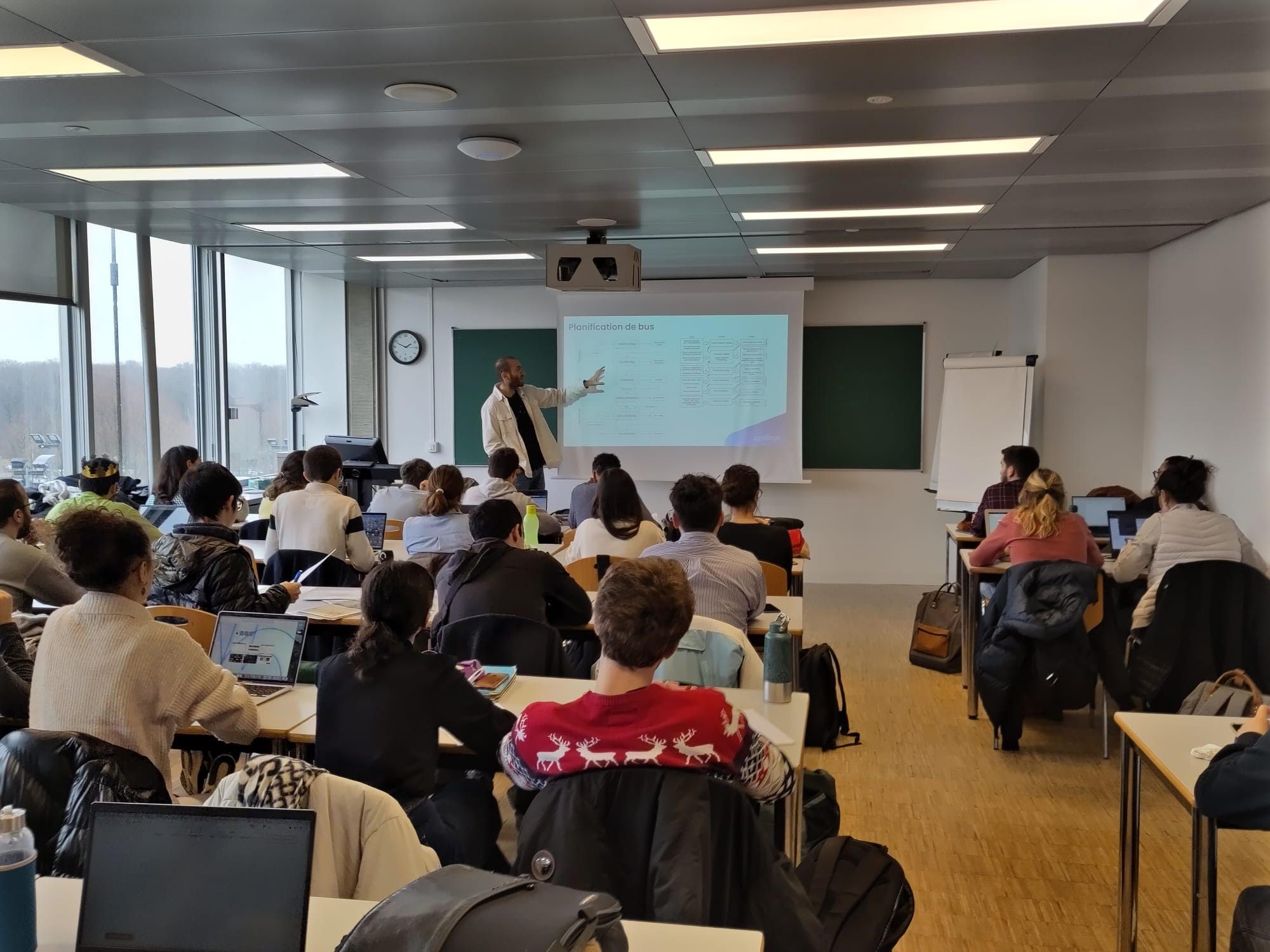 As part of the Optibus Academy program for universities, Zacharie Chebance, a Senior Presales Engineer who helps to lead the initiative, runs a workshop at École des Ponts ParisTech on software and transpo