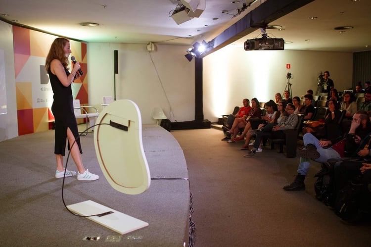 Ilana Zeigerman presents her project to Brasilia at the National Museum of the Republic, by invitation of the Bank of Brazil. (Picture from Ossobuco Facebook page and video presentation). 